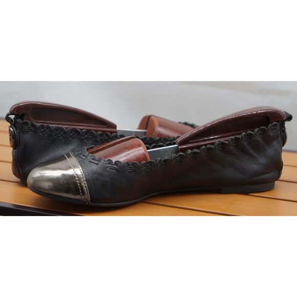 TORY BURCH ABBEY BLACK SILVER LEATHER REVA MEDALLION FLATS 7 $225 - Picture 4 of 11